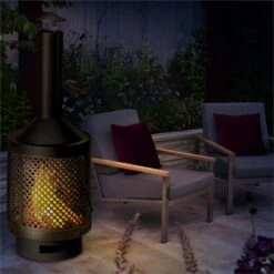 Essos Gartenofen Holzofen Ø45cm Gitterwand Stahlblech Schwarz -Heimladen 10031482 yy 0003 ambient Blumfeldt Essos Gartenofen schwarz