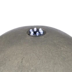 Trafalgar Gartenbrunnen 1,5m LED Fiberglas-Zement 4,5 Kg Ziersteine -Heimladen 10031620 yy 0004 detail Blumfeldt Trafalgar Zierbrunnen Gartenbrunnen Tuff