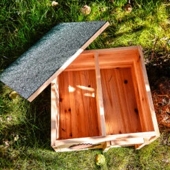 Igelhaus Futterhaus Überwinterung 2 Kammern Tannenholz Unbehandelt 13 Igelhaus Futterhaus Überwinterung 2 Kammern Tannenholz Unbehandelt -Heimladen 10038027 yy 0005 logo