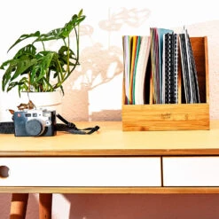 Stehsammler 3 Fächer Maße: 26,5x28x30 Cm Für DINA4-Formate Bambus 14 Stehsammler 3 Fächer Maße: 26,5x28x30 Cm Für DINA4-Formate Bambus -Heimladen 10038041 yy 0006 logo